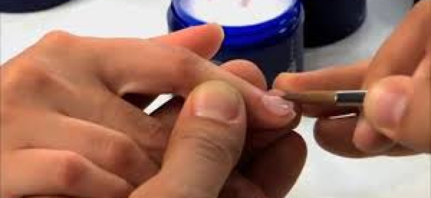 آموزش کاشت ناخن - کار با پودر اکریلیک و لیکوئید 