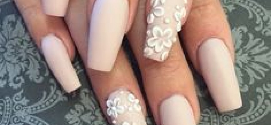 آموزش طراحی ناخن - طراحی ناخن با گلهای تری دی