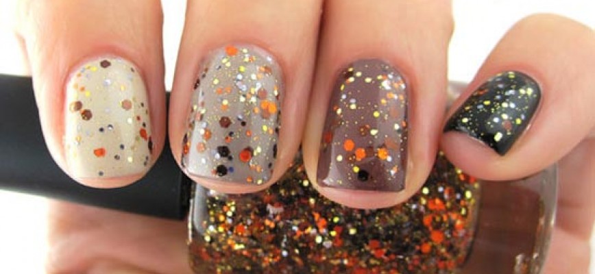 طراحی ناخن با پولک های براق